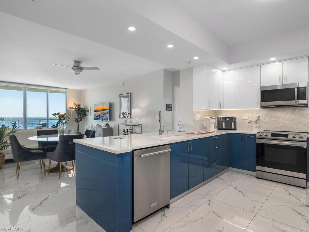 3000 Oasis Grand Blvd 2107, Fort Myers, FL 33916-9