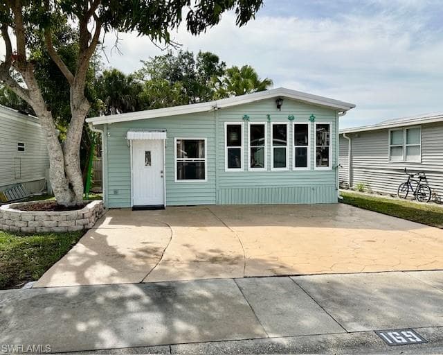 169 Panther Pass Cir 169, Naples, FL 34114-3
