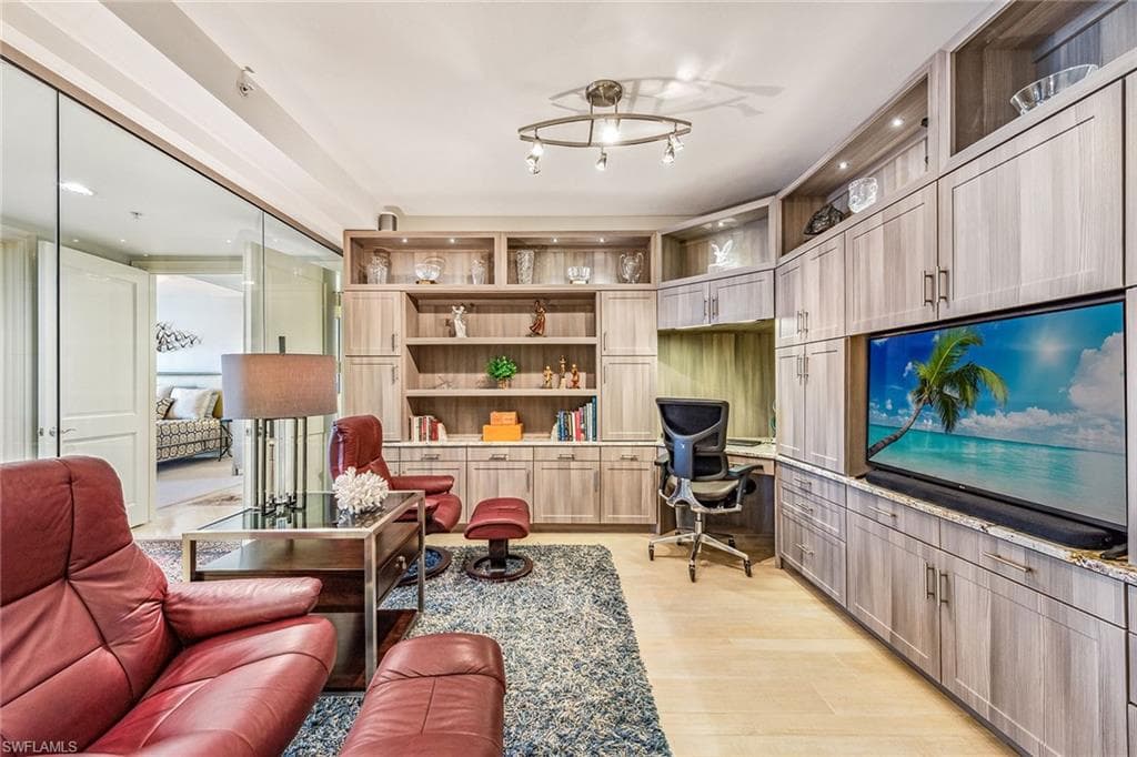 13675 Vanderbilt Dr 807, Naples, FL 34110-10