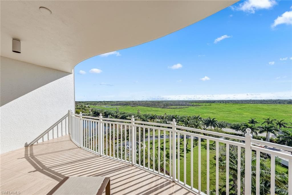 13675 Vanderbilt Dr 807, Naples, FL 34110-12