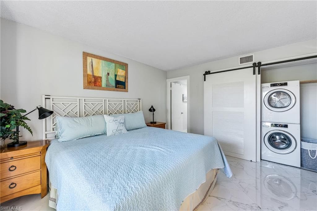 3150 Binnacle Dr 118, Naples, FL 34103-15