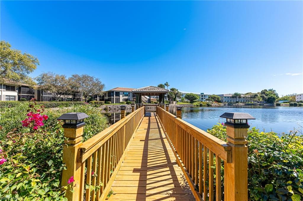 3150 Binnacle Dr 118, Naples, FL 34103-25