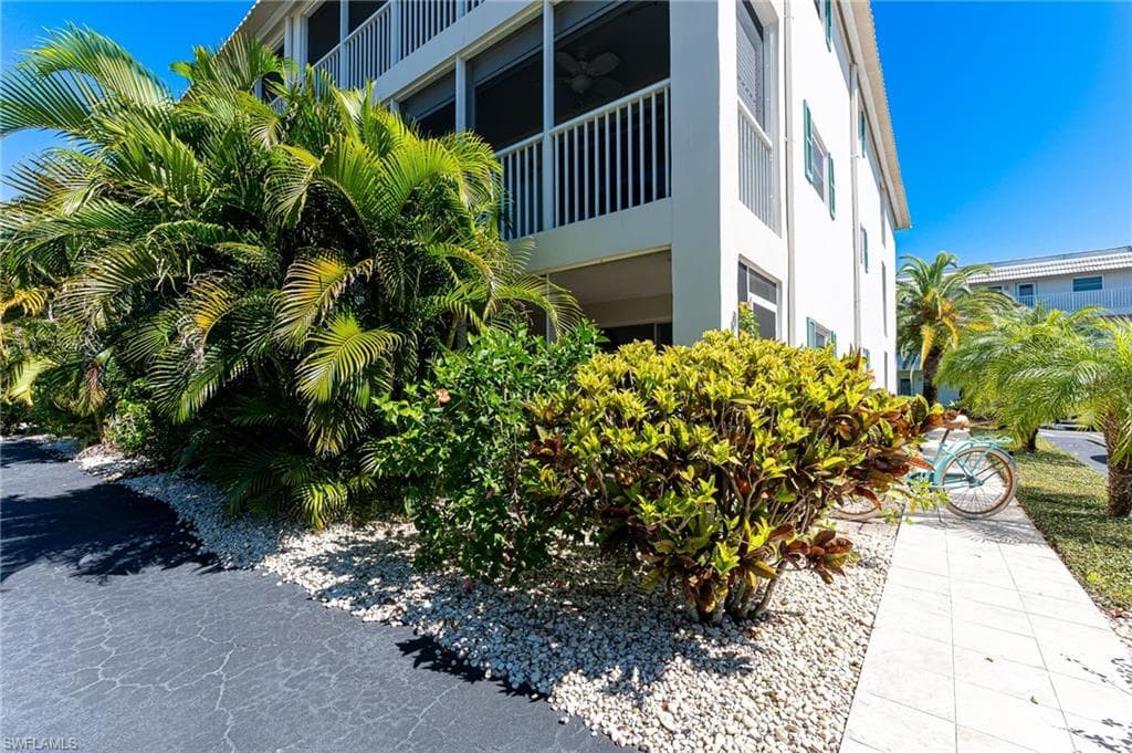 3150 Binnacle Dr 118, Naples, FL 34103-26