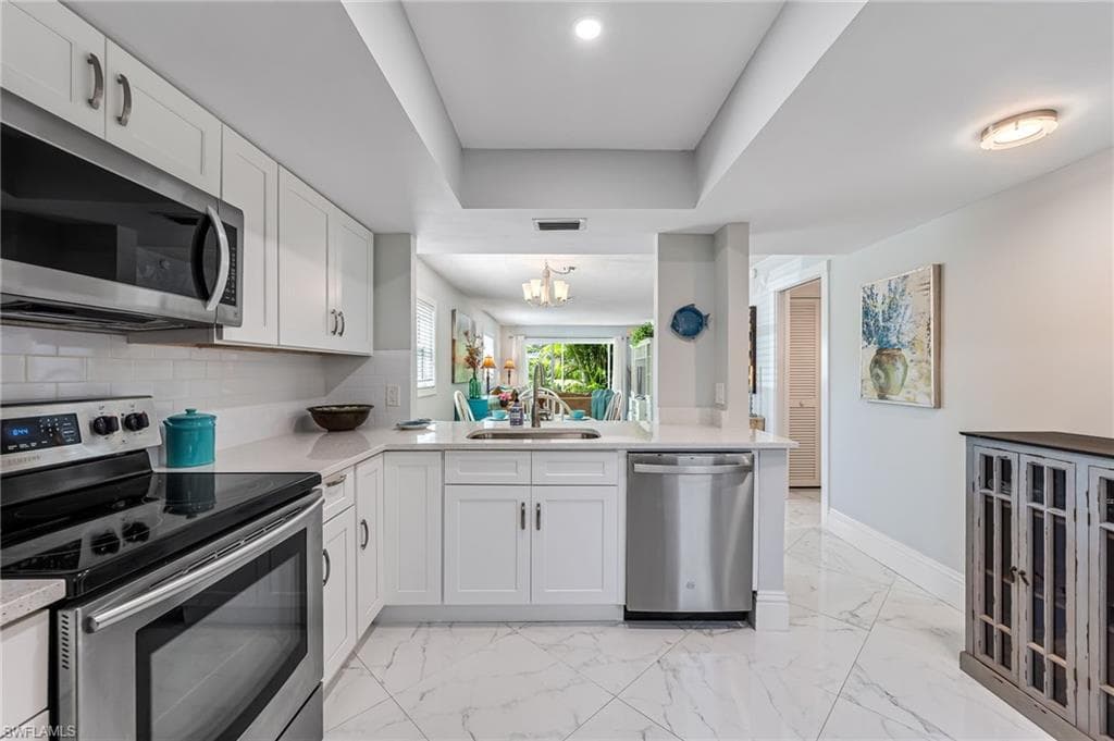 3150 Binnacle Dr 118, Naples, FL 34103-4