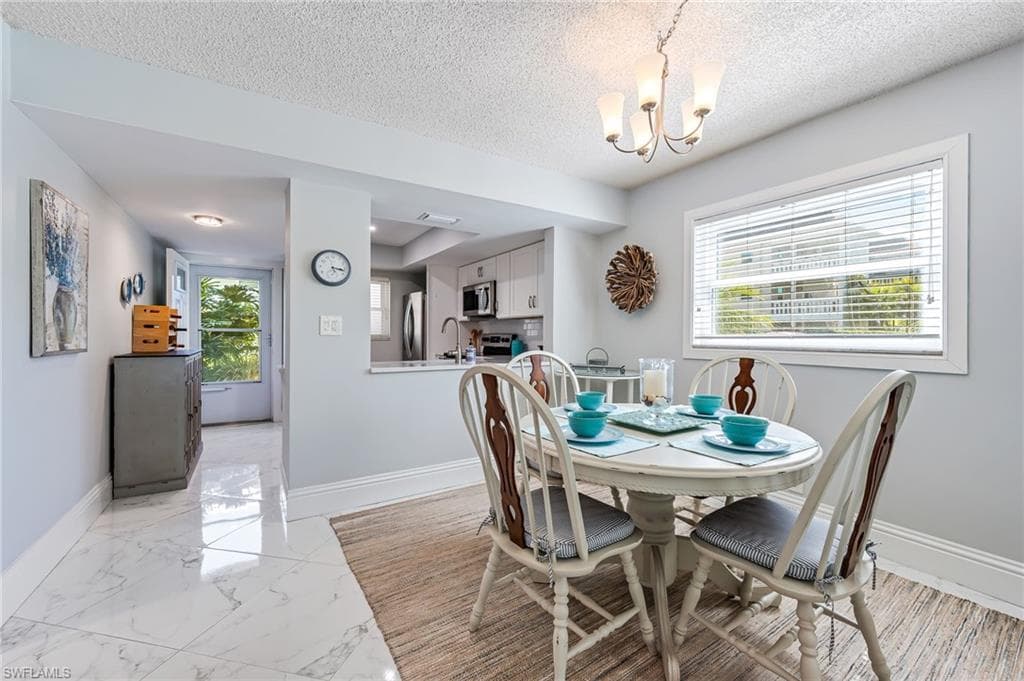 3150 Binnacle Dr 118, Naples, FL 34103-7
