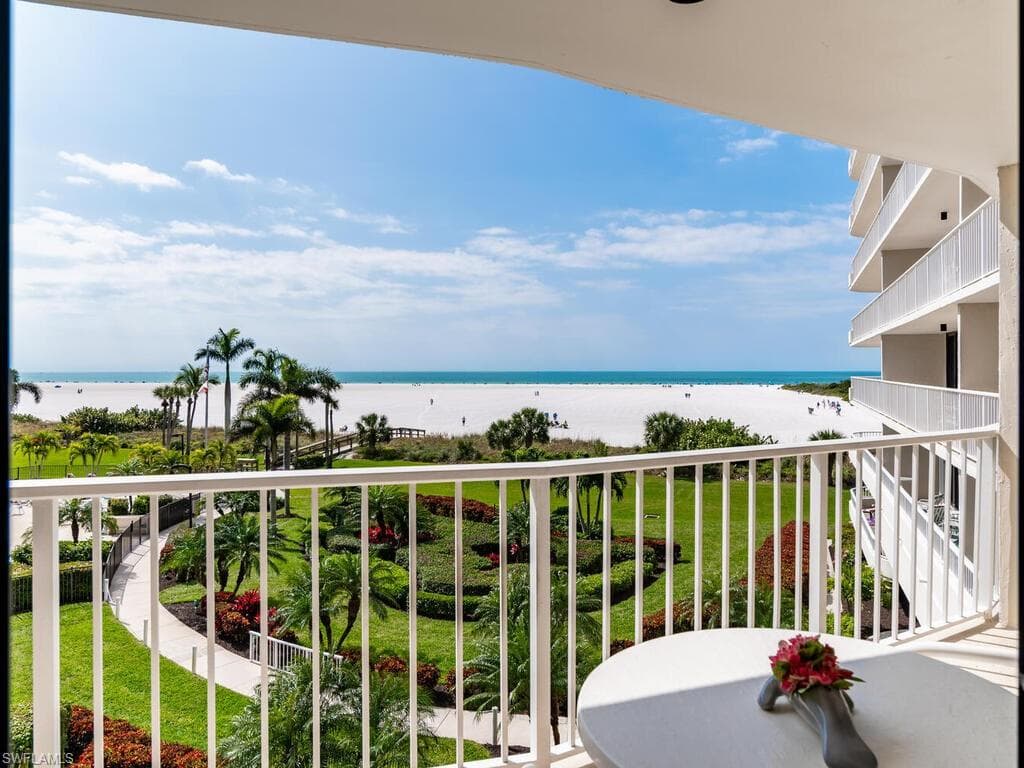 320 Seaview Ct 304, Marco Island, FL 34145-14