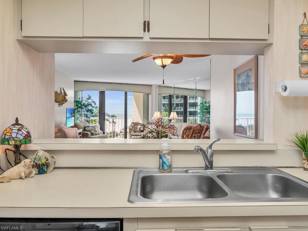 320 Seaview Ct 304, Marco Island, FL 34145-5