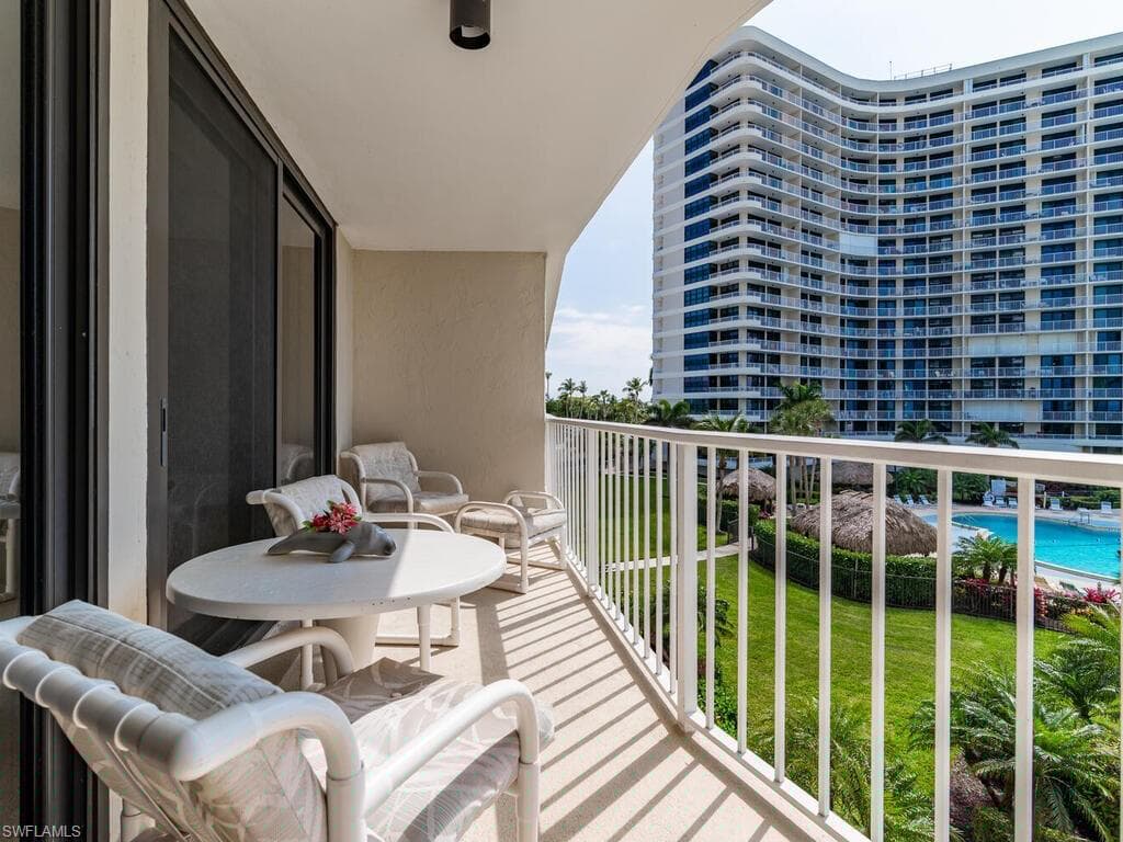 320 Seaview Ct 304, Marco Island, FL 34145-8