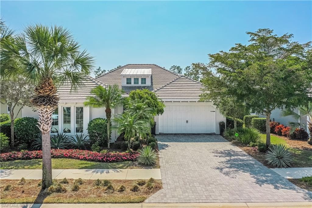 5090 Andros Dr, Naples, FL 34113-1