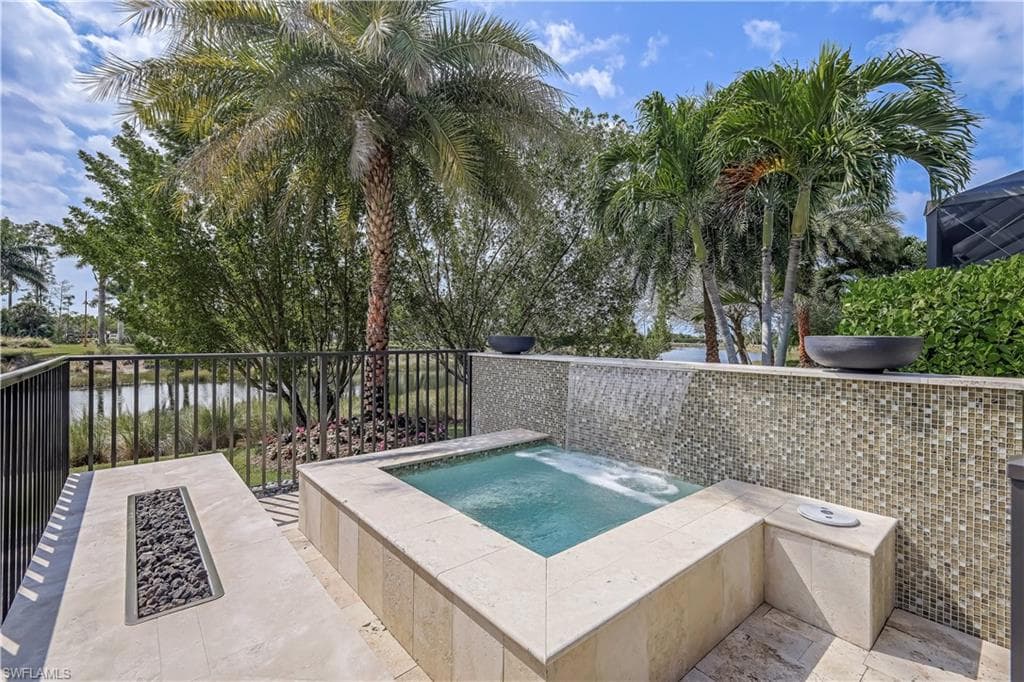5090 Andros Dr, Naples, FL 34113-28