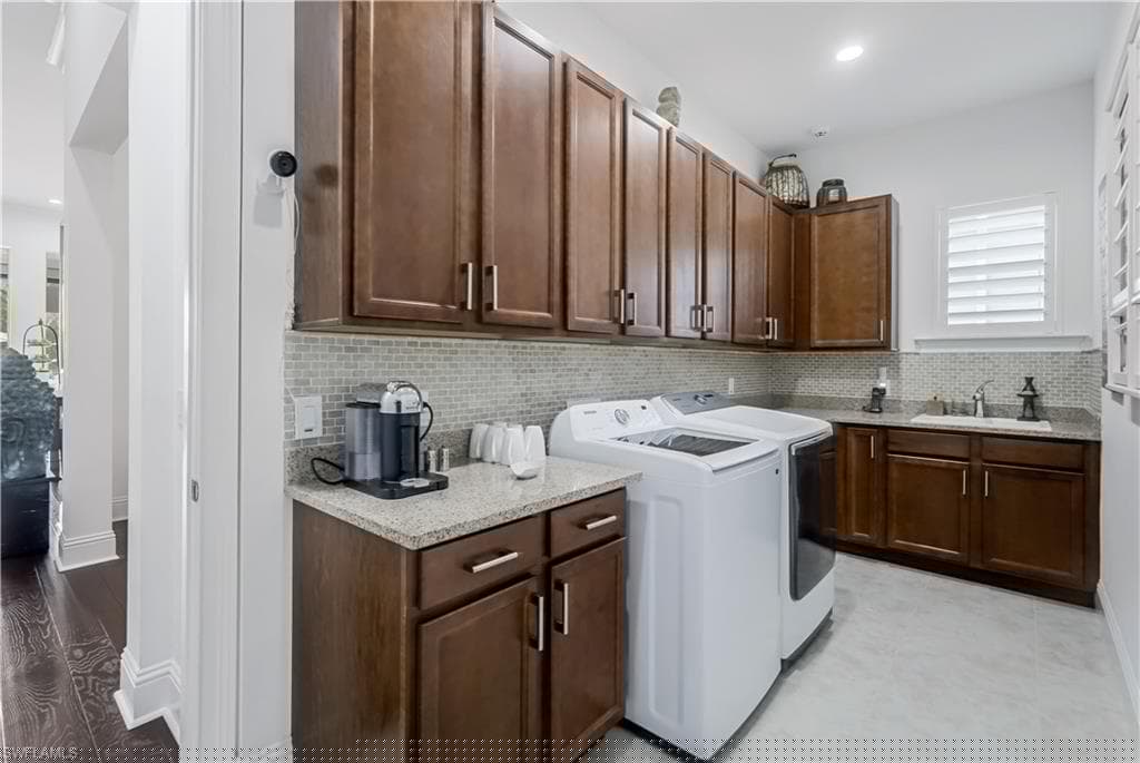5090 Andros Dr, Naples, FL 34113-32