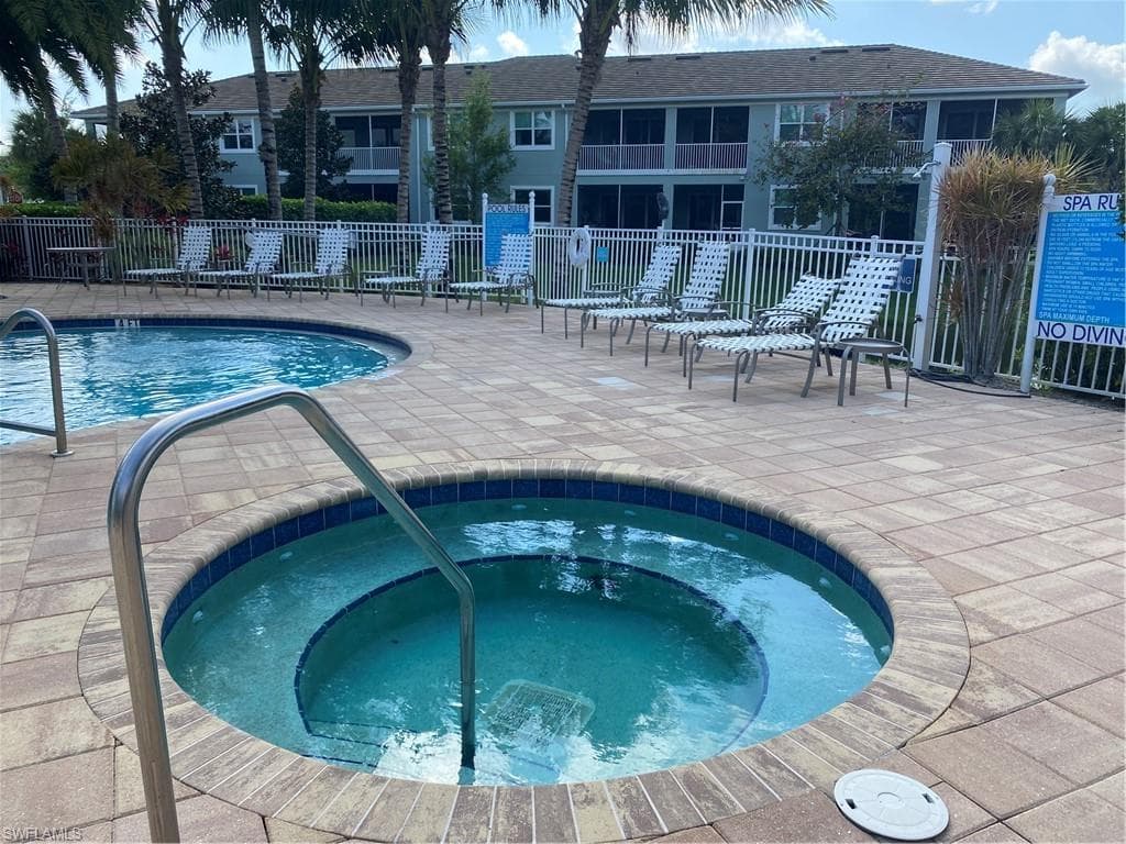2343 Sheen Ln 402, Naples, FL 34120-30