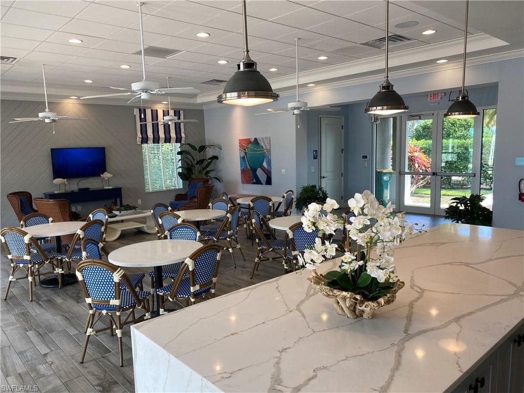 2343 Sheen Ln 402, Naples, FL 34120-32