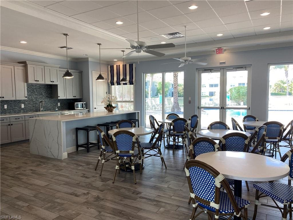 2343 Sheen Ln 402, Naples, FL 34120-33