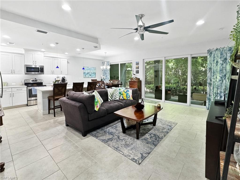 2343 Sheen Ln 402, Naples, FL 34120-3