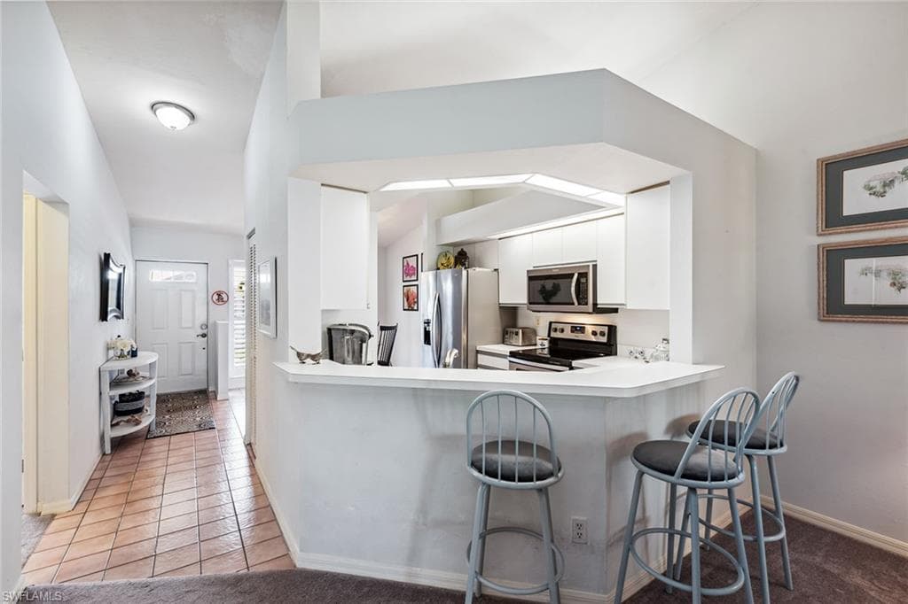821 Gulf Pavilion Dr 205, Naples, FL 34108-4