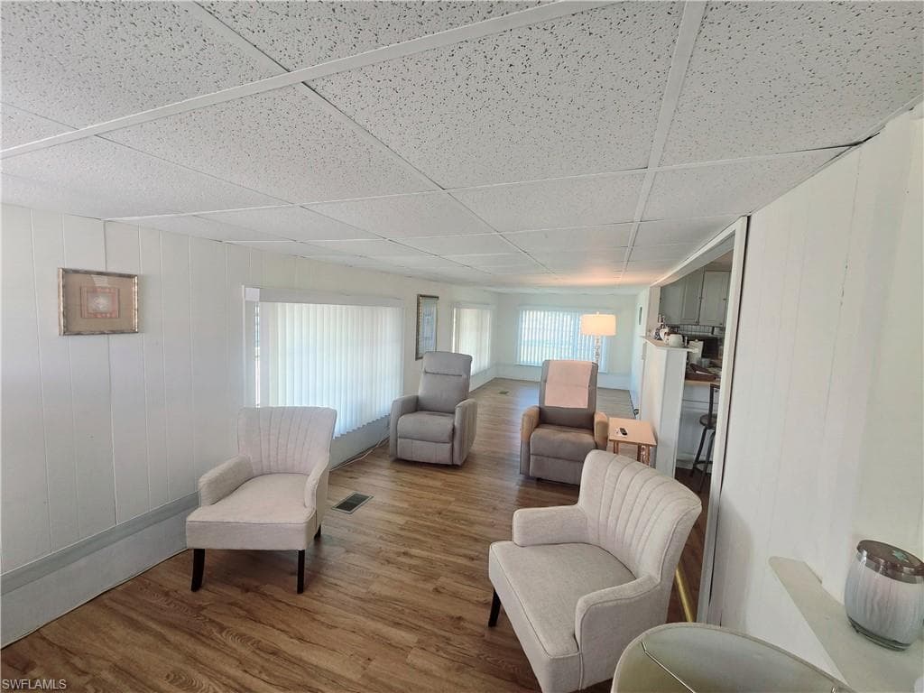 99 Moorhead Mnr 99, Naples, FL 34112-2