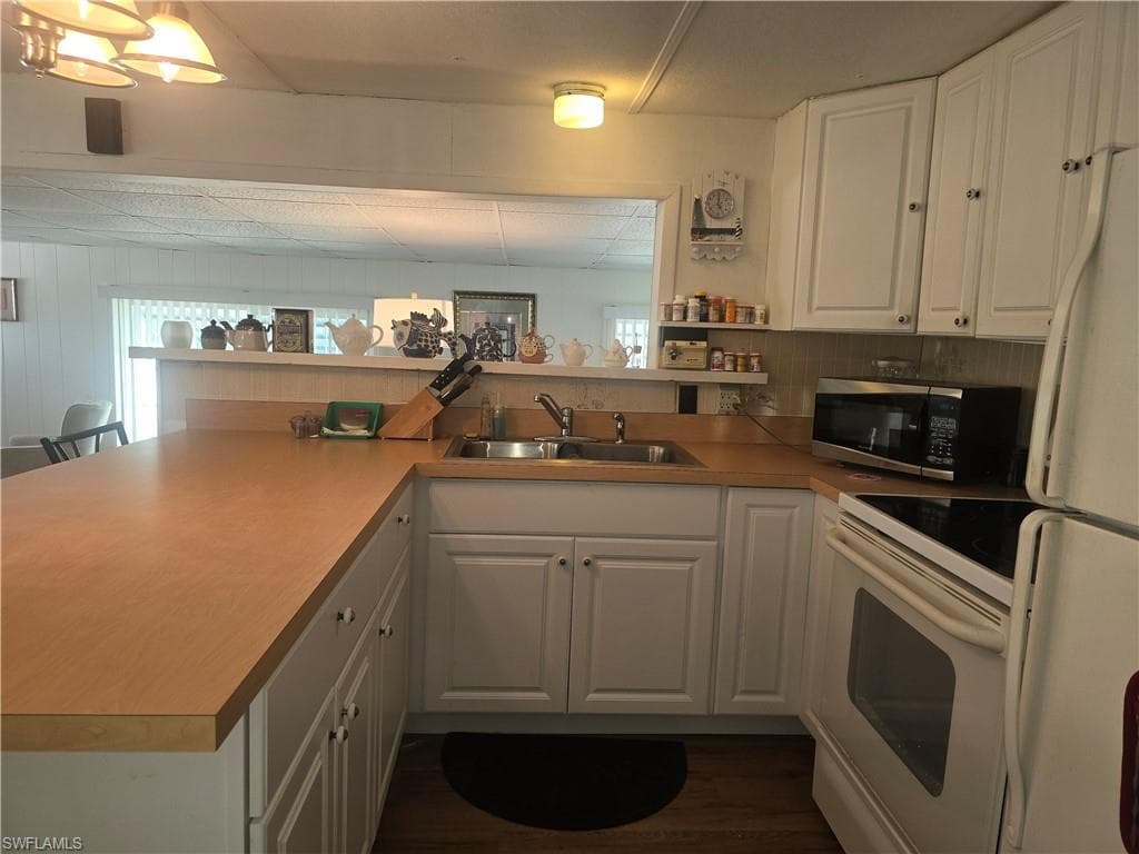 99 Moorhead Mnr 99, Naples, FL 34112-8