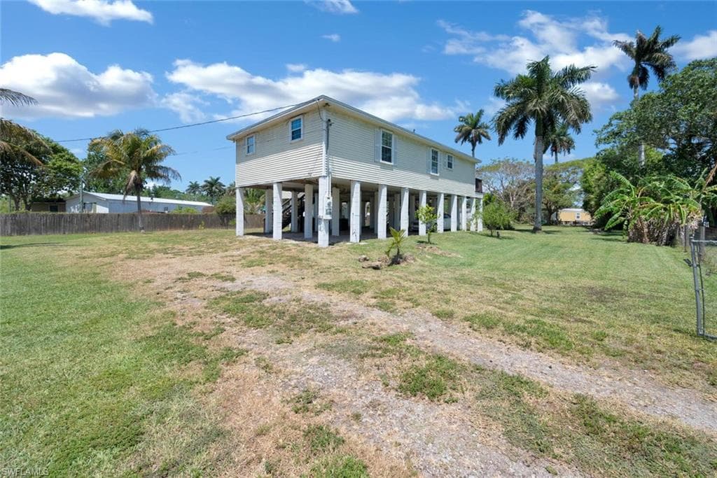 939 Church St, Everglades City, FL 34137-5