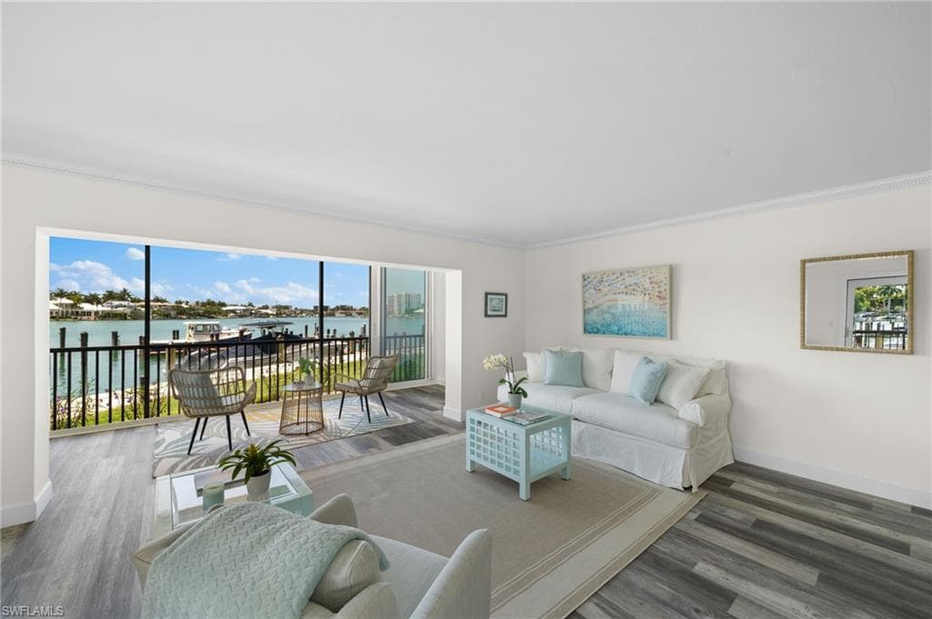 222 Harbour Dr 116, Naples, FL 34103-9