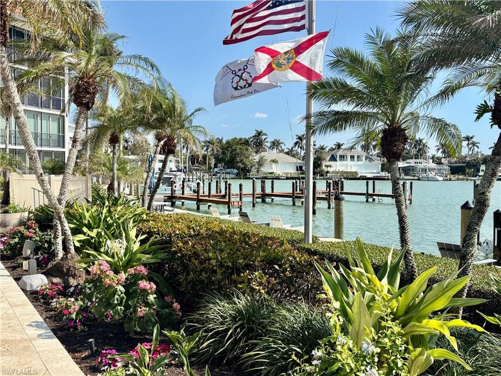 222 Harbour Dr 116, Naples, FL 34103-31