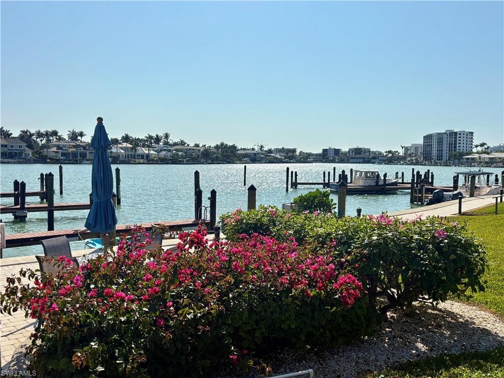 222 Harbour Dr 116, Naples, FL 34103-32