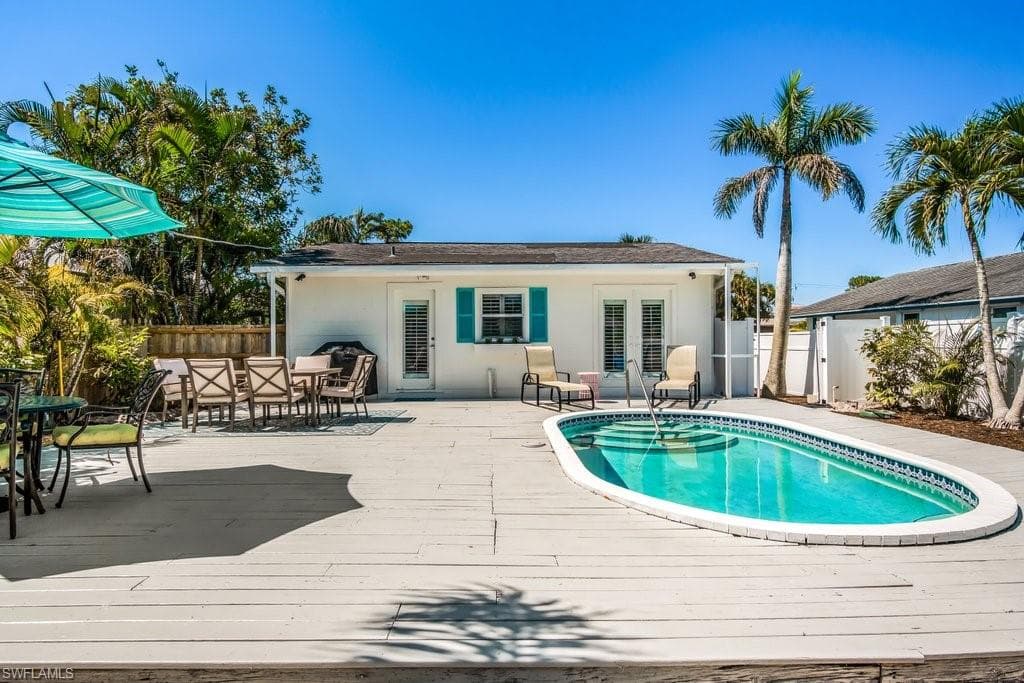 1012 Ridge St, Naples, FL 34103-28