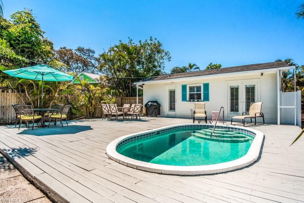 1012 Ridge St, Naples, FL 34103-29