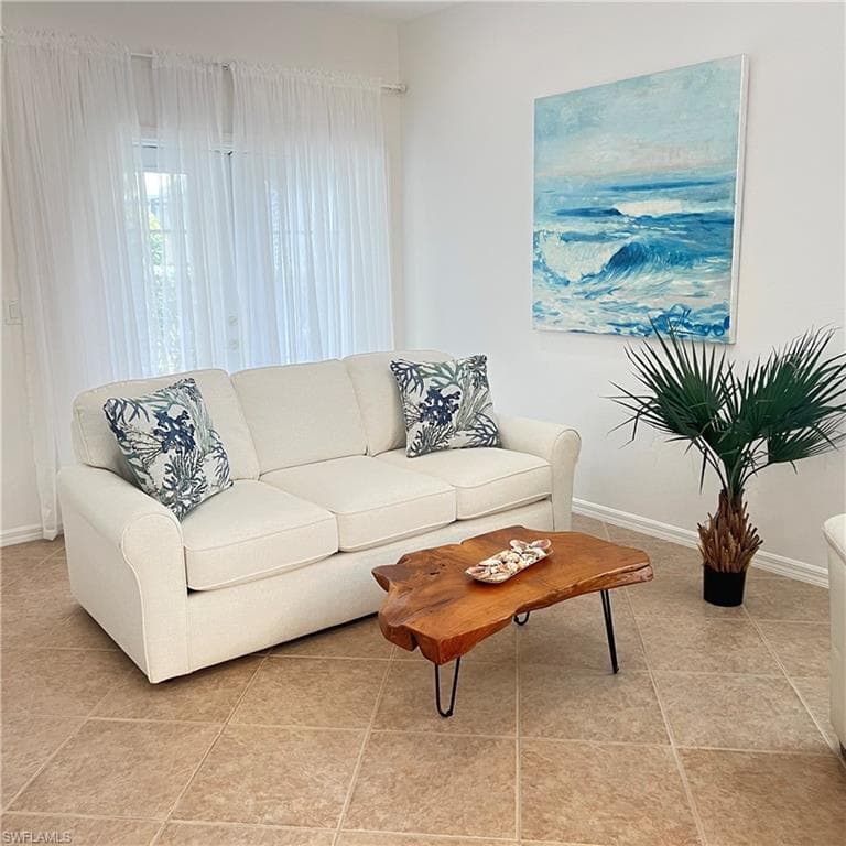 20040 Rookery Dr, Estero, FL 33928-10