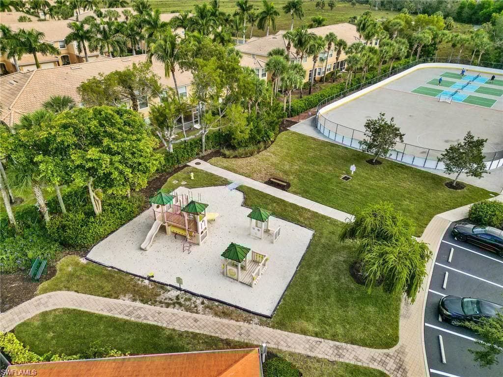 20040 Rookery Dr, Estero, FL 33928-33