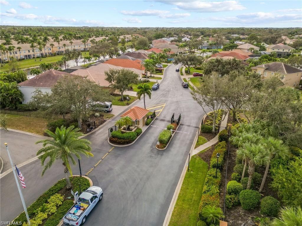 20040 Rookery Dr, Estero, FL 33928-37