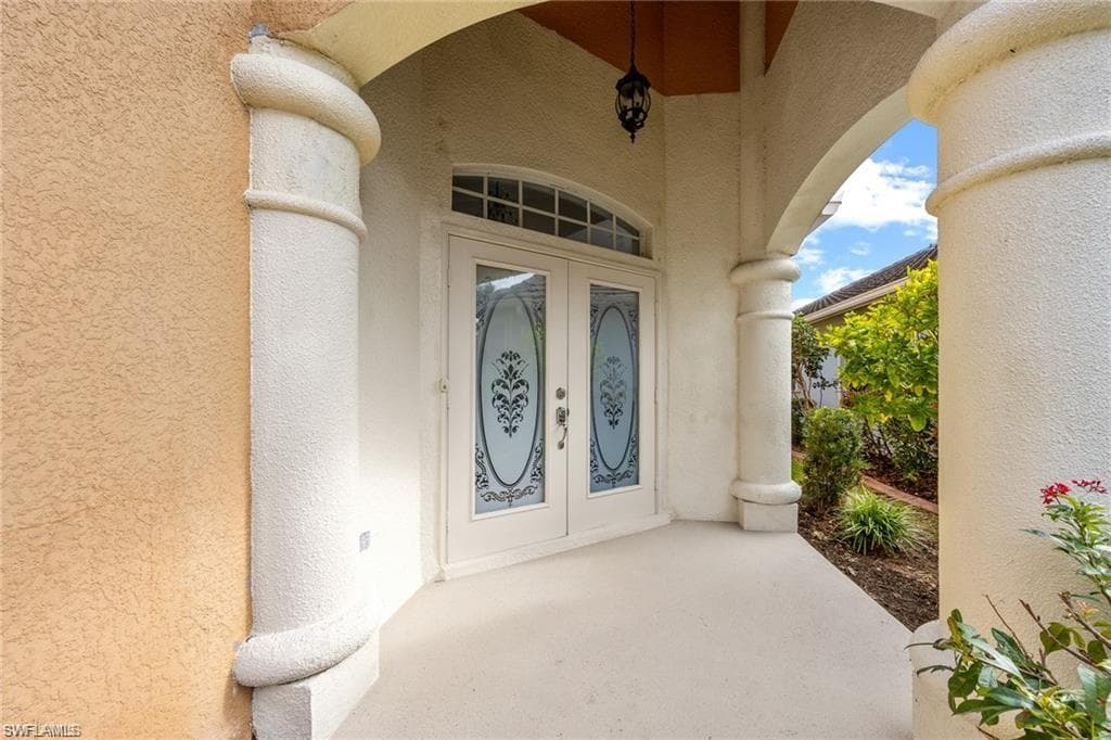 20040 Rookery Dr, Estero, FL 33928-5