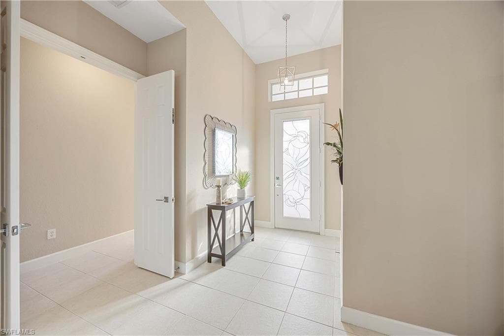 8920 Mustang Island Cir, Naples, FL 34113-11