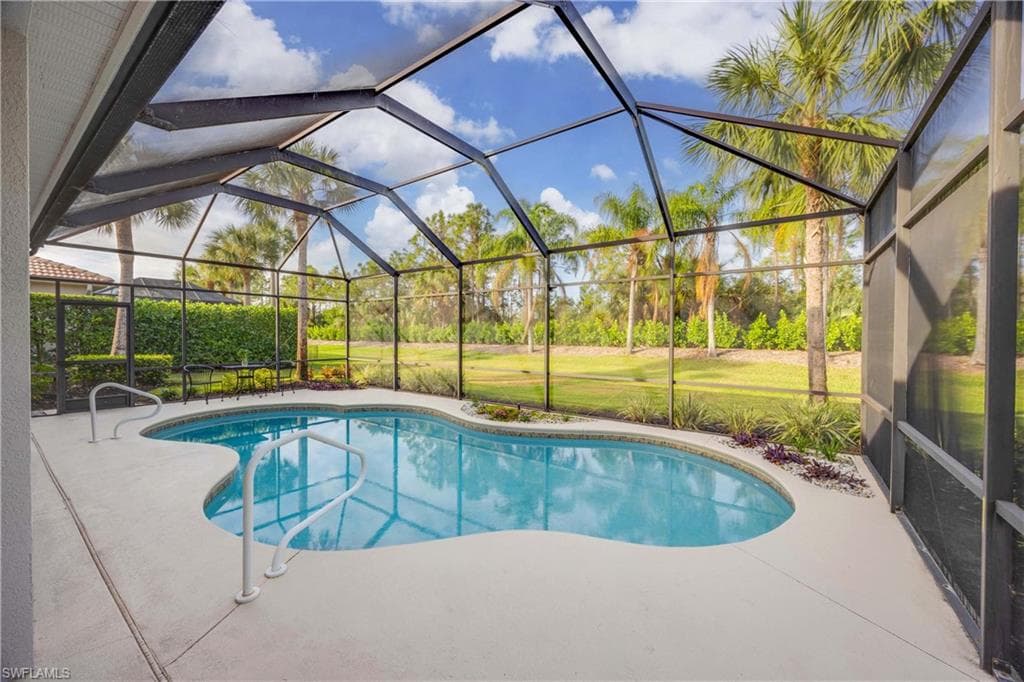 8920 Mustang Island Cir, Naples, FL 34113-12