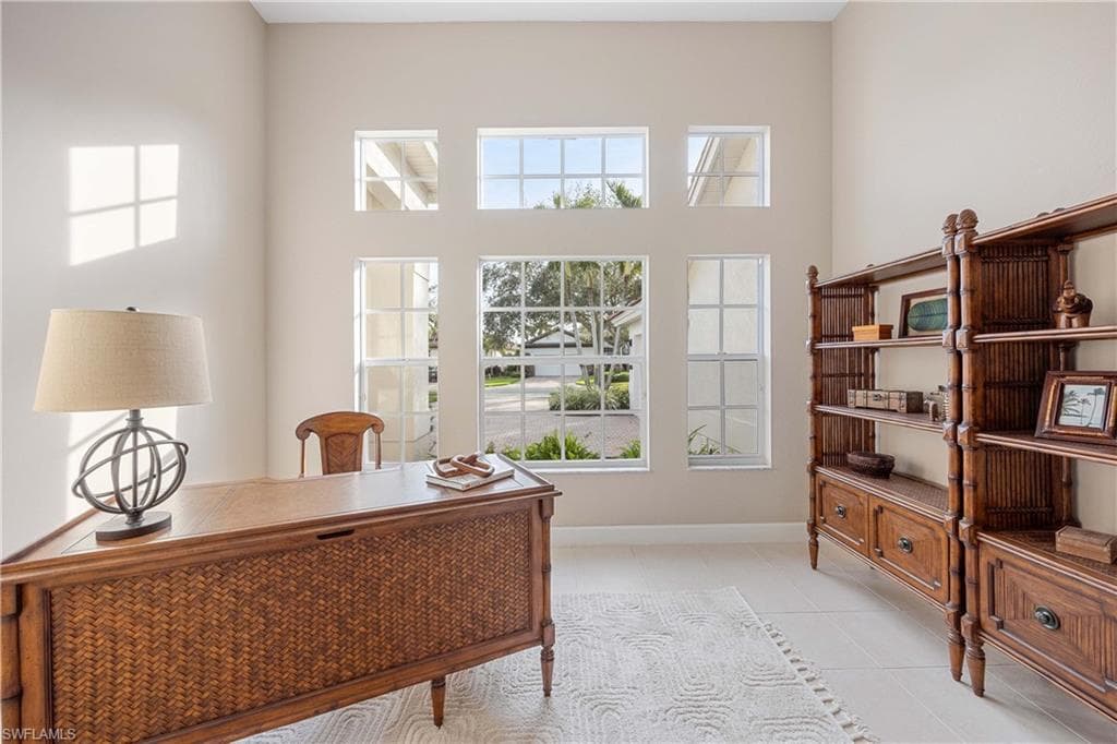 8920 Mustang Island Cir, Naples, FL 34113-20
