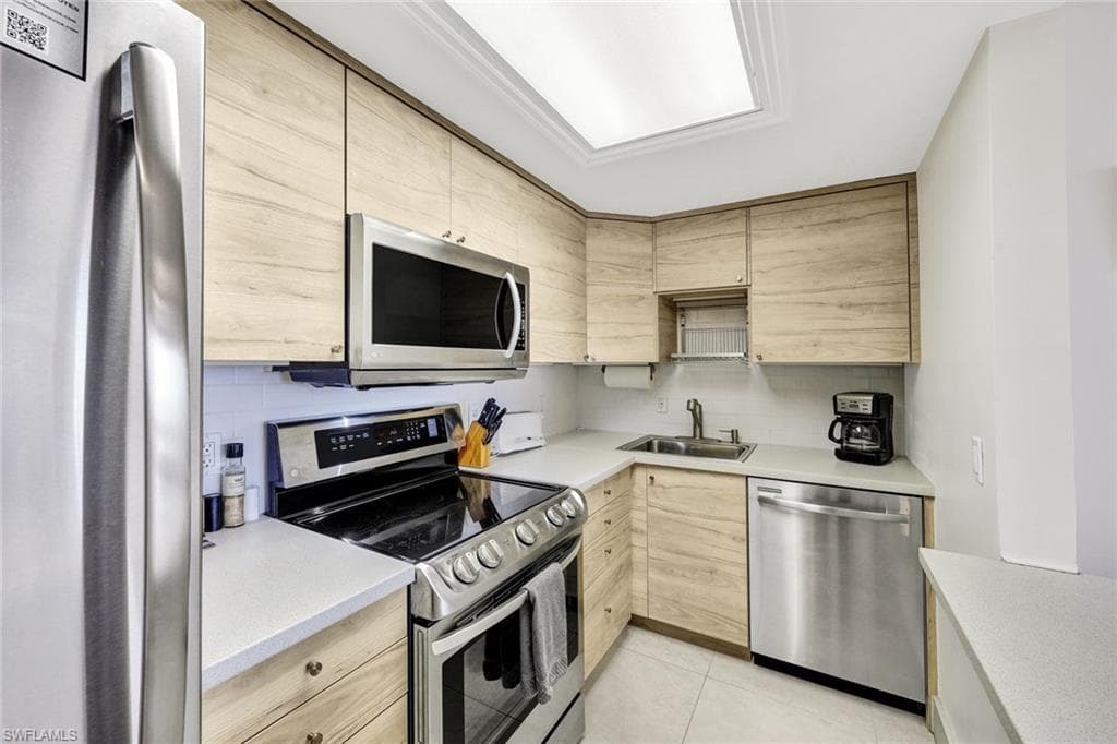 180 Seaview Ct 1208, Marco Island, FL 34145-3