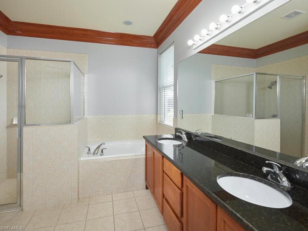 18307 Royal Hammock Blvd, Naples, FL 34114-11