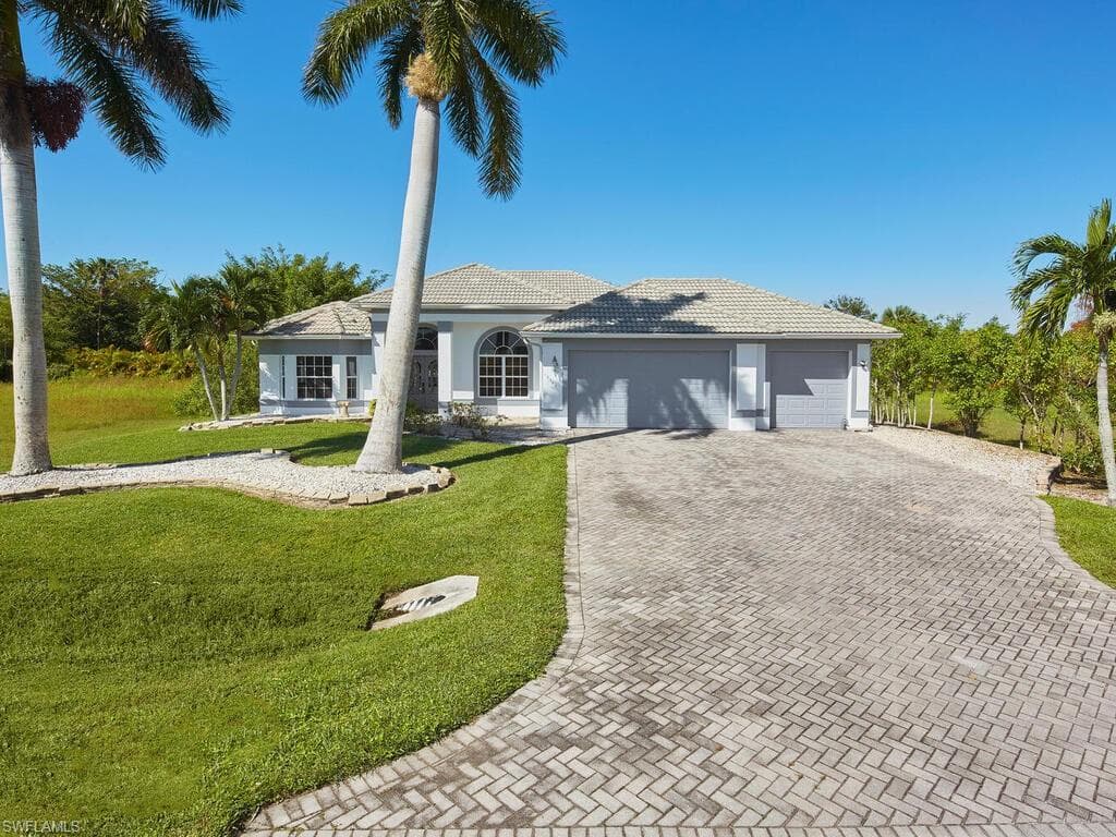 18307 Royal Hammock Blvd, Naples, FL 34114-1