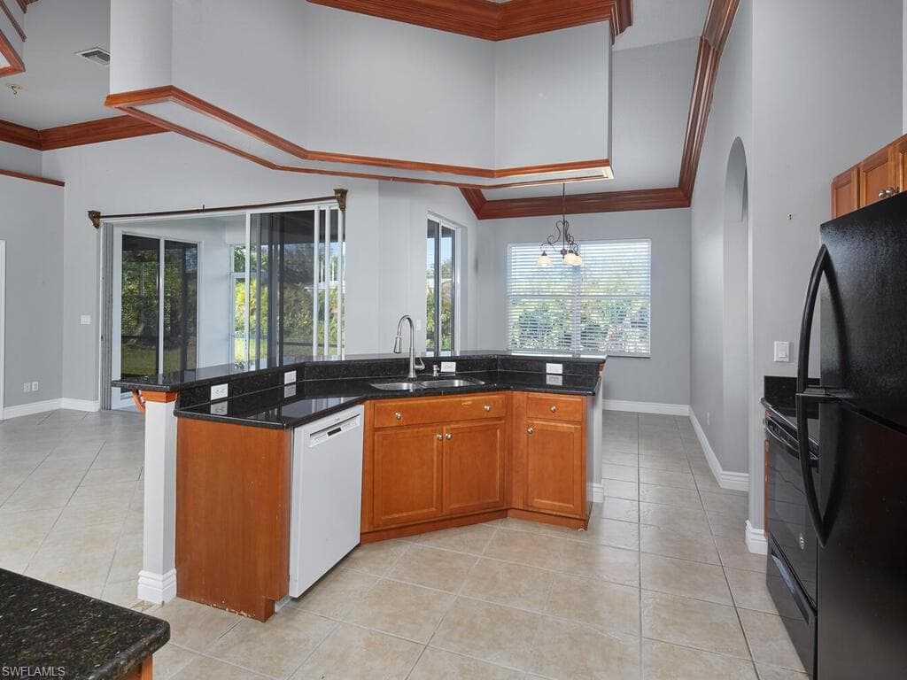 18307 Royal Hammock Blvd, Naples, FL 34114-8