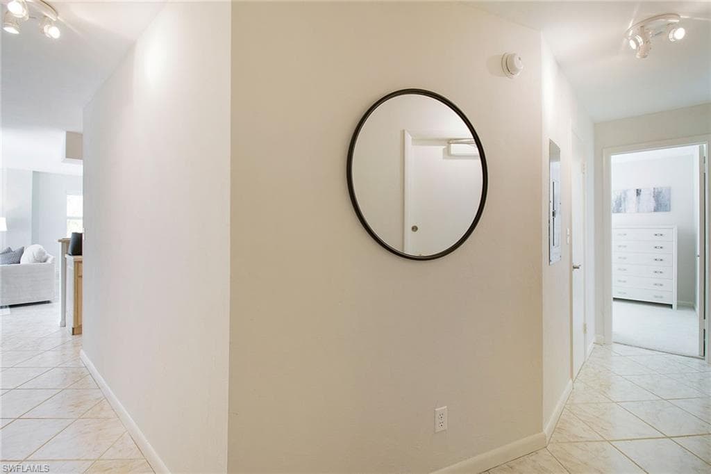 2011 Gulf Shore Blvd N 56, Naples, FL 34102-16