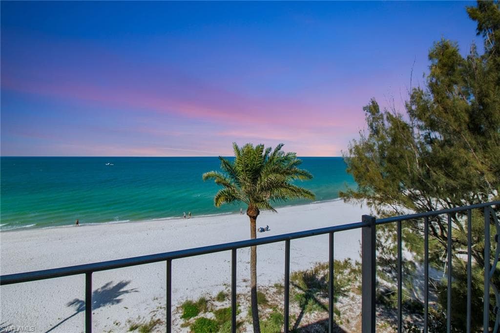 2011 Gulf Shore Blvd N 56, Naples, FL 34102-18