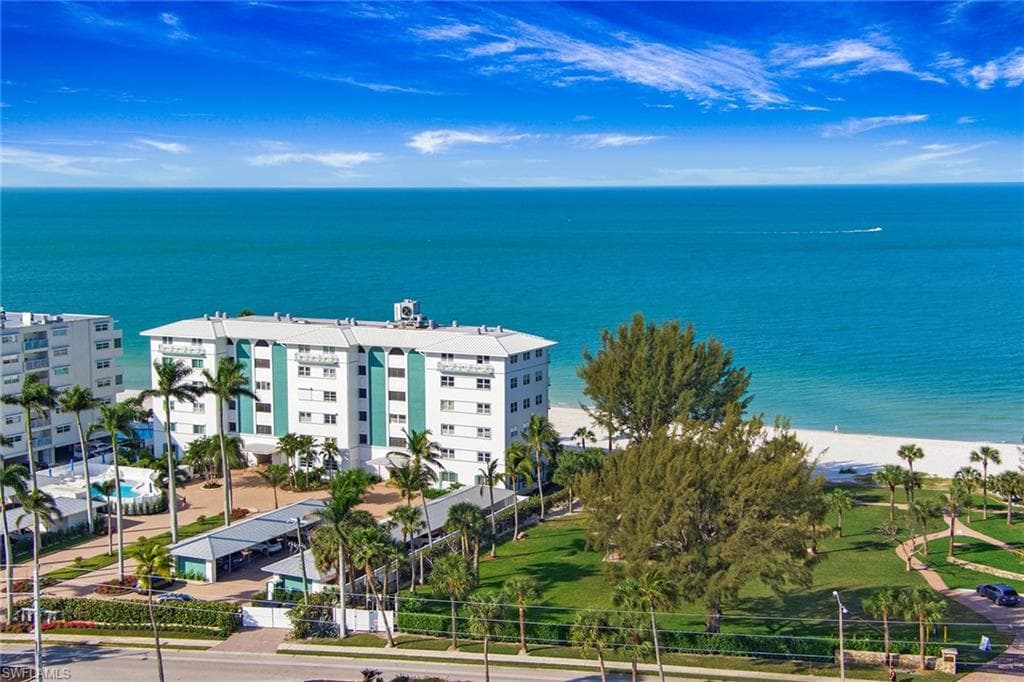2011 Gulf Shore Blvd N 56, Naples, FL 34102-2