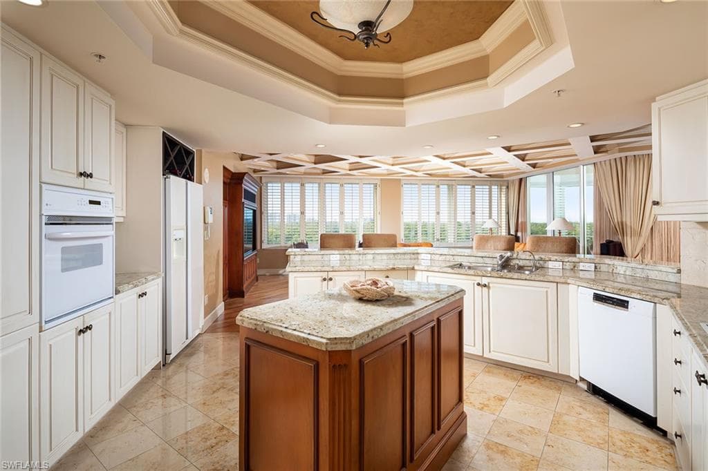 425 Dockside Dr 404, Naples, FL 34110-14