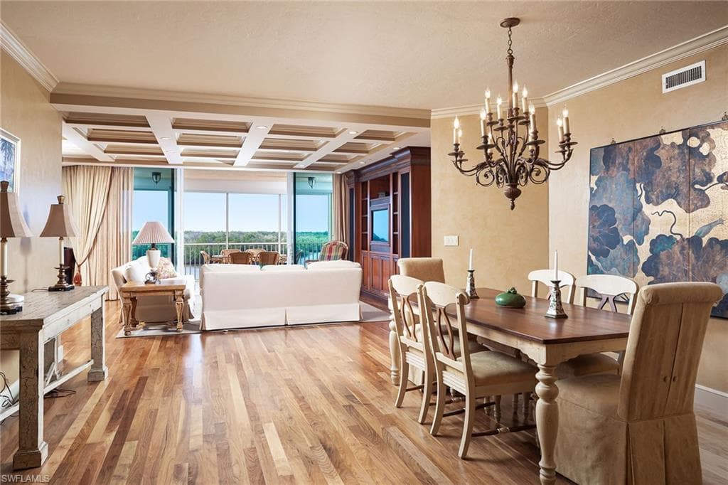 425 Dockside Dr 404, Naples, FL 34110-4