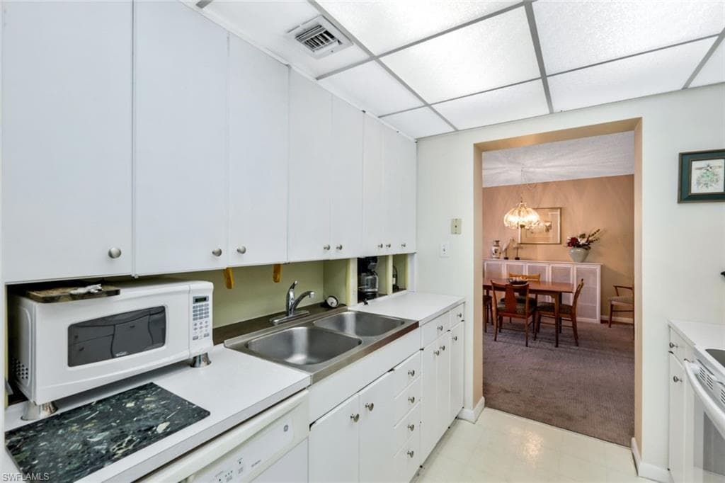 555 Park Shore Dr B-412, Naples, FL 34103-13