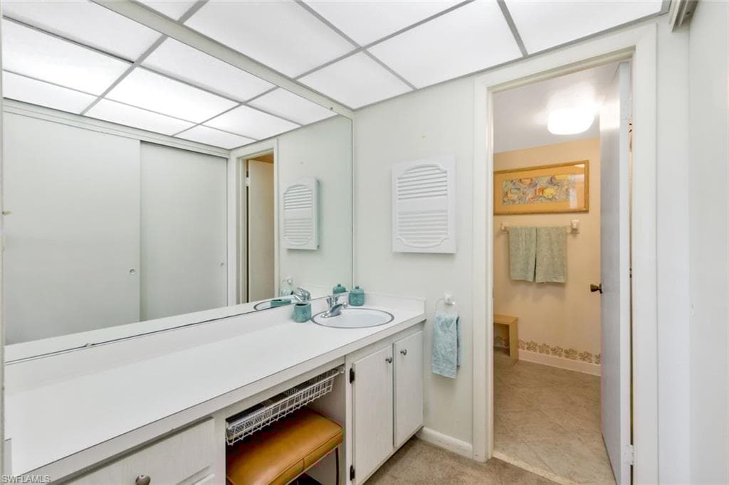 555 Park Shore Dr B-412, Naples, FL 34103-17