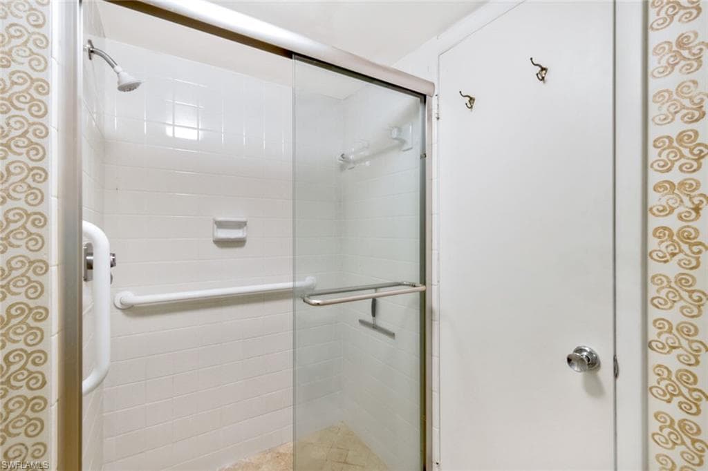 555 Park Shore Dr B-412, Naples, FL 34103-18