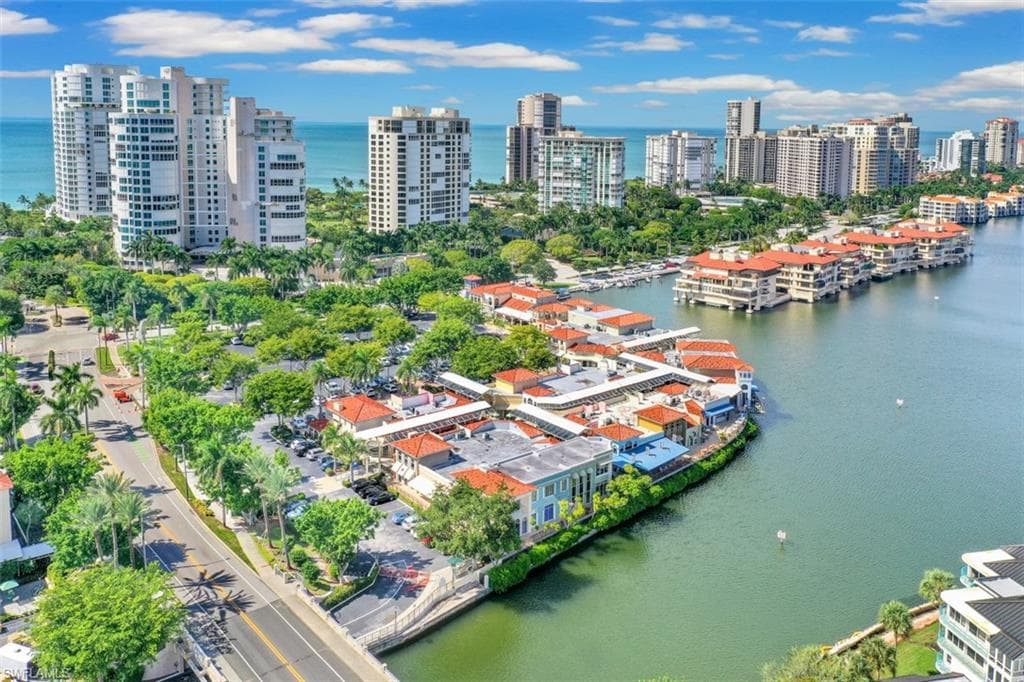 555 Park Shore Dr B-412, Naples, FL 34103-1