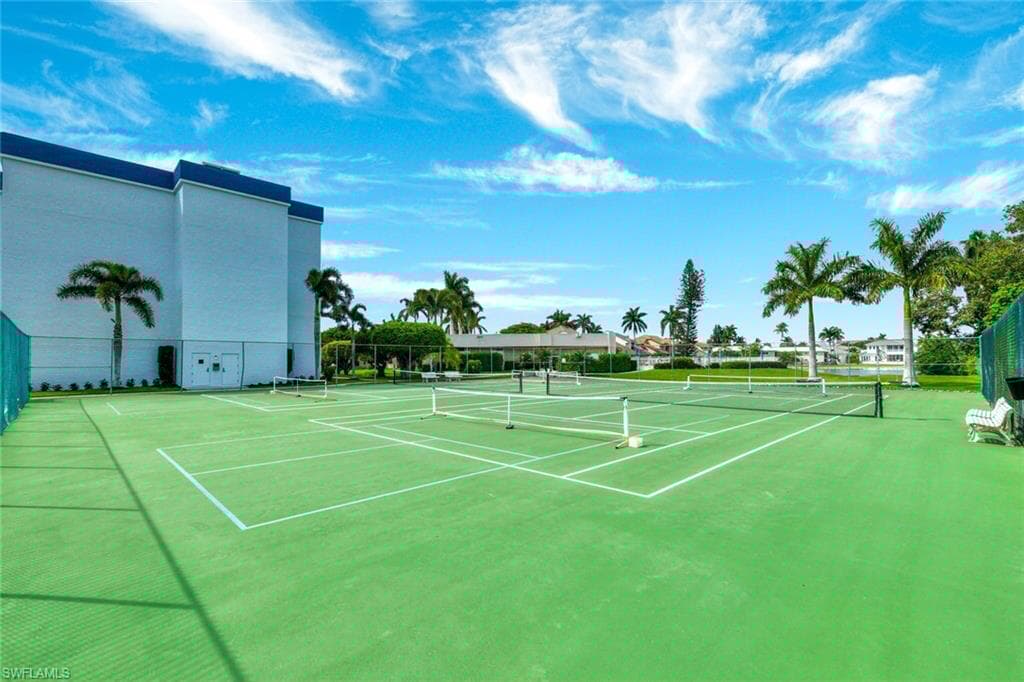 555 Park Shore Dr B-412, Naples, FL 34103-27