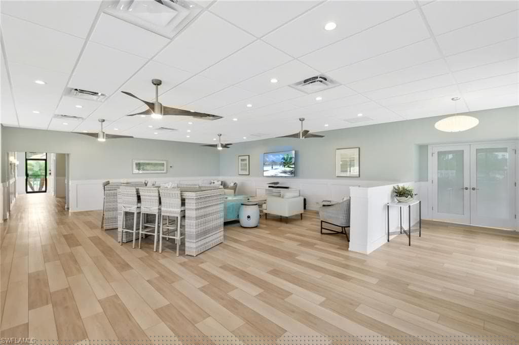 555 Park Shore Dr B-412, Naples, FL 34103-32